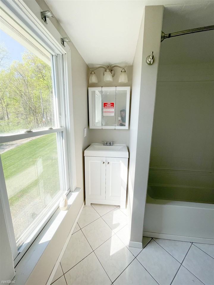 185 McGovern Blvd - Photo 2 of 12