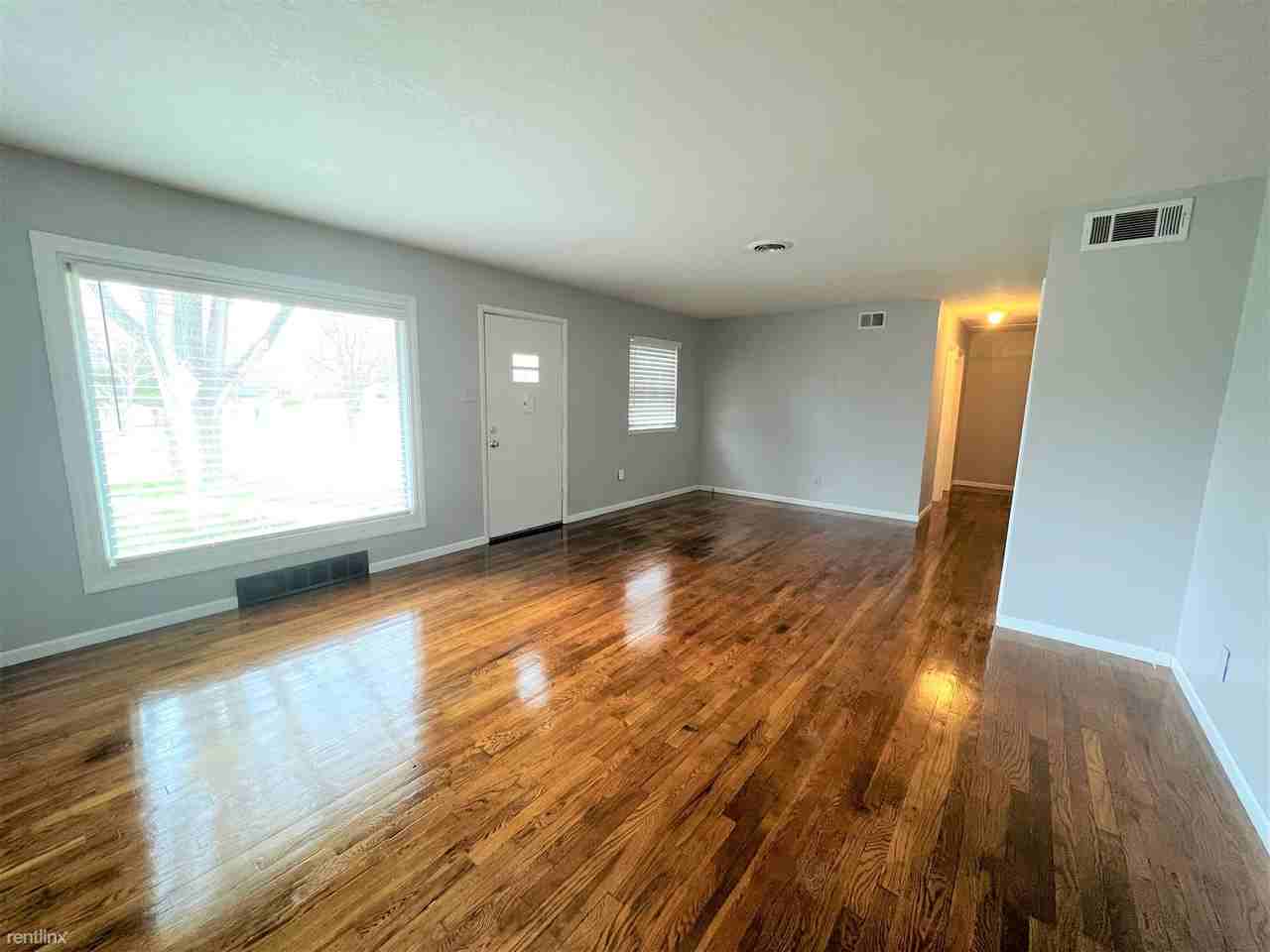 1301 Sw Belle Ave - Photo 2 of 11