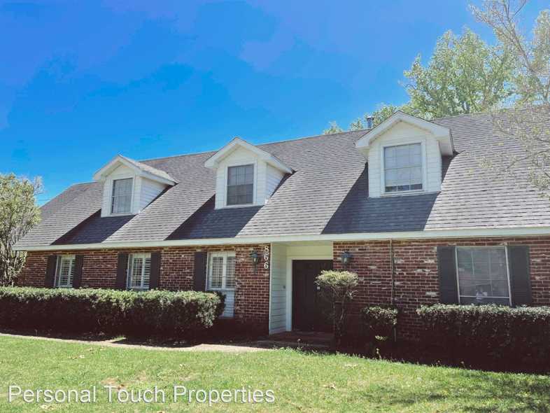 866 W Lakeview Dr, Oak Hills Place, LA 70810 4 Bedroom House for 2,350