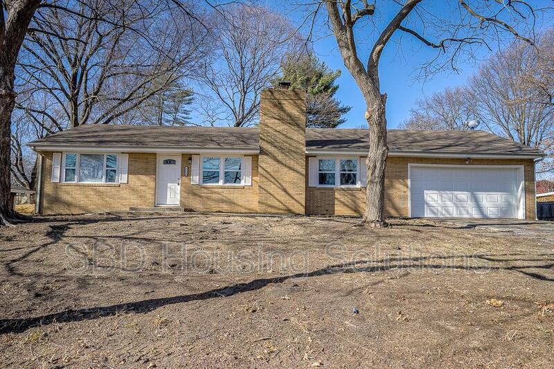 4004 N Grand Ave - Photo 2 of 7