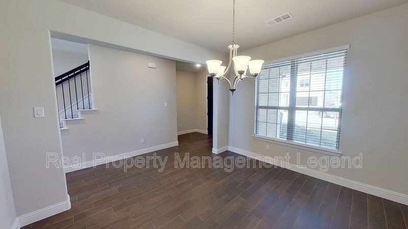 6117 Horsetail Dr - Photo 7 of 30