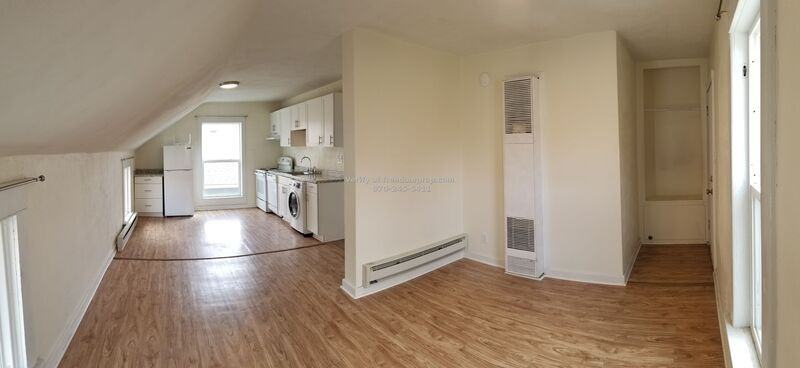 311 1/2 W First St - Photo 2 of 8