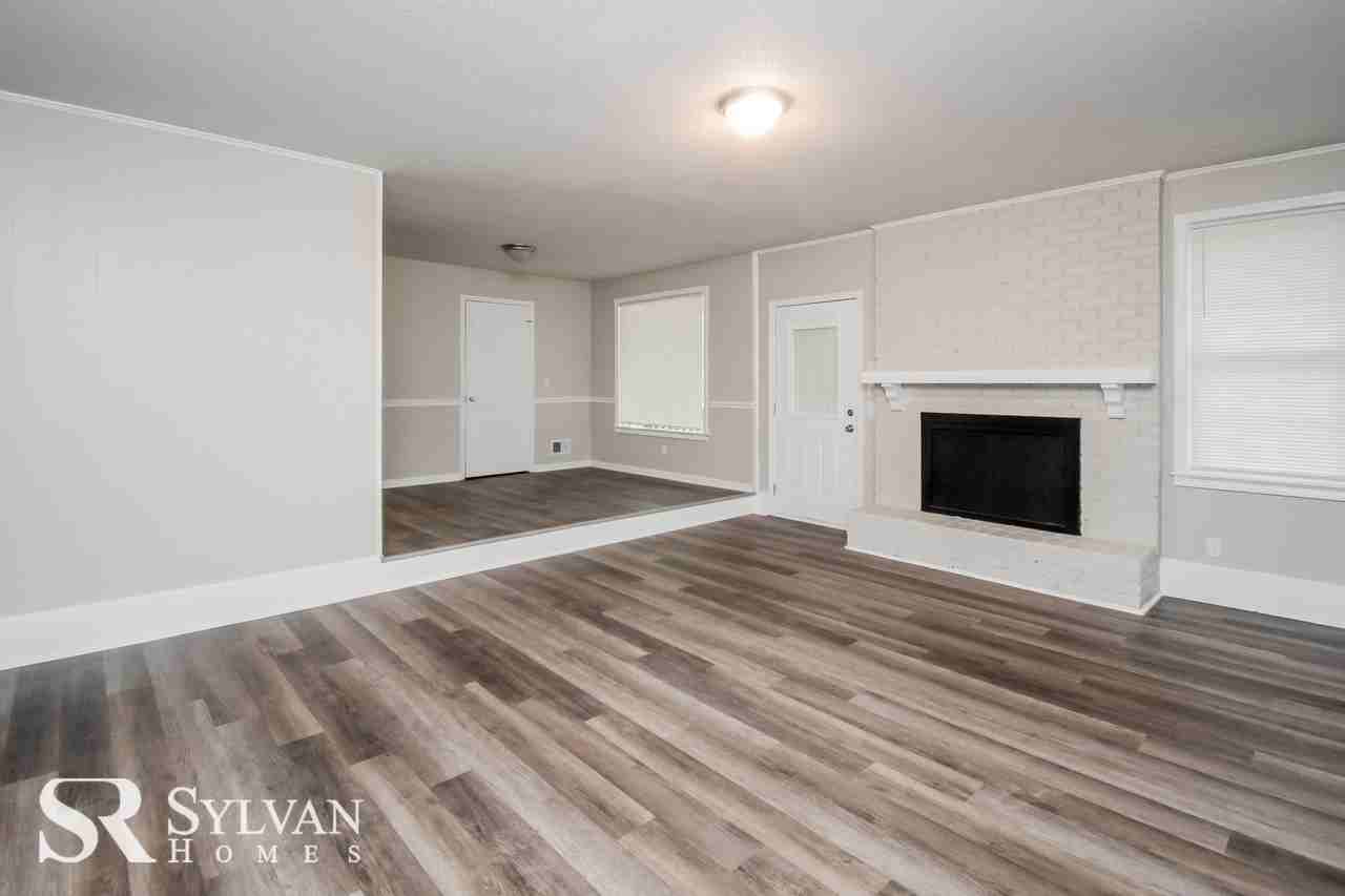 301 N Royal Tower Dr - Photo 2 of 14