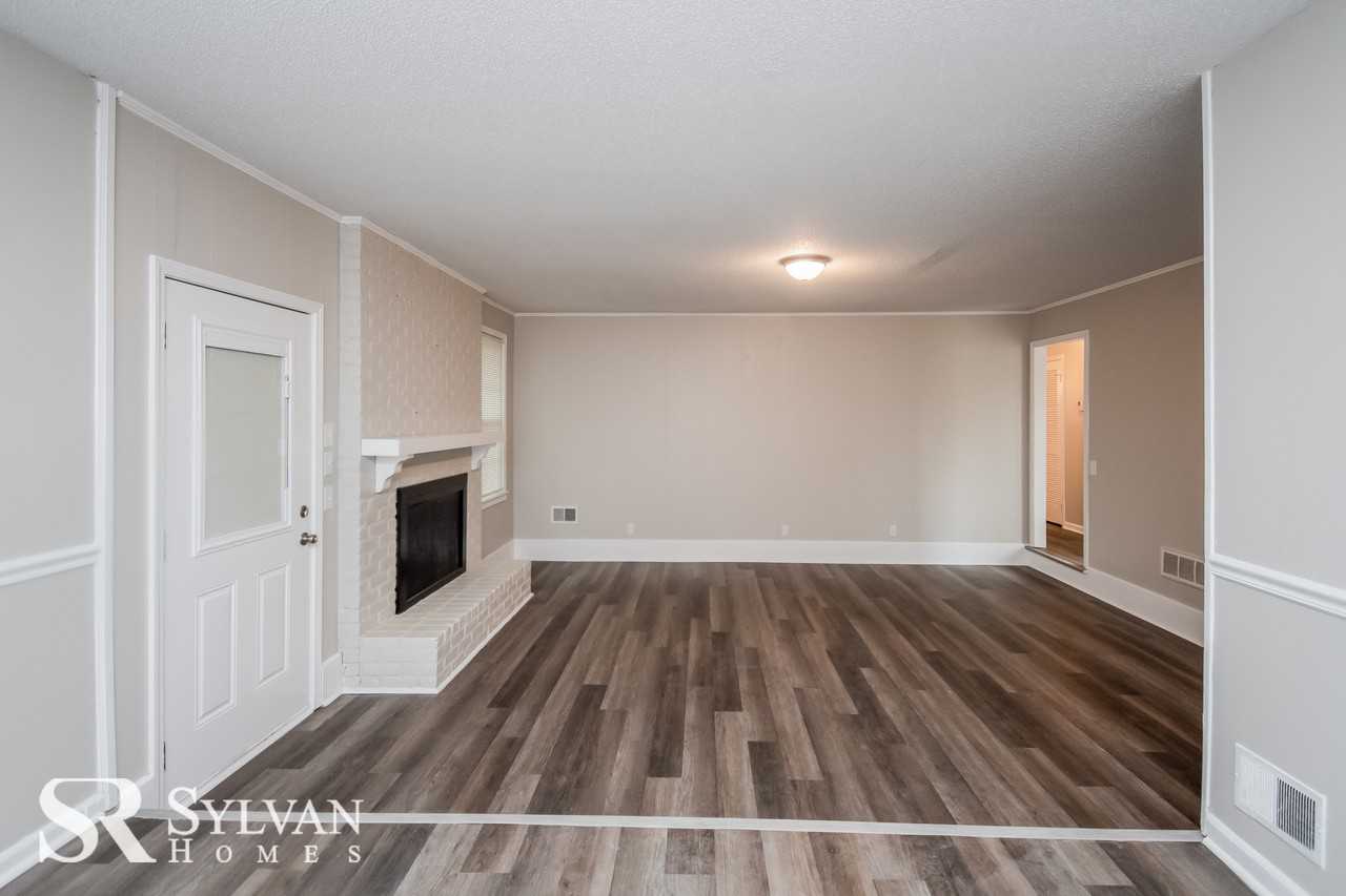 301 N Royal Tower Dr - Photo 3 of 14