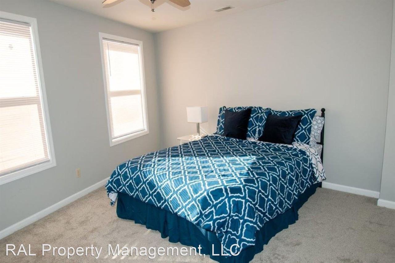 6804 Detroit - Photo 3 of 8