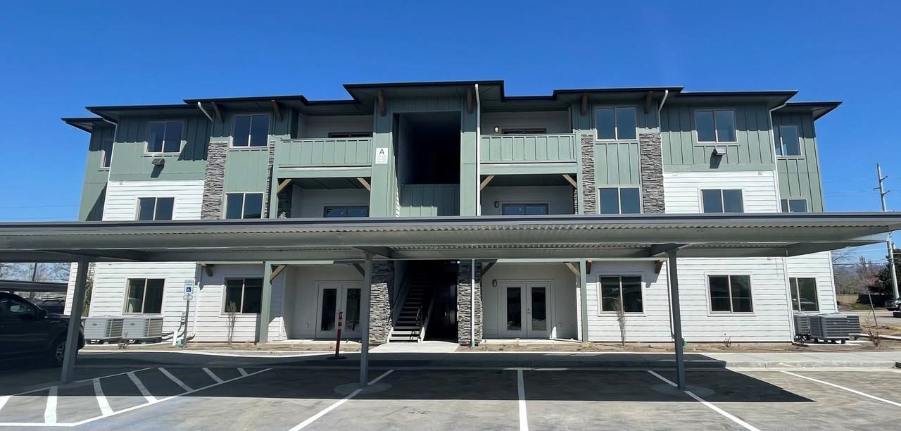 9557 W State St - Photo 3 of 8