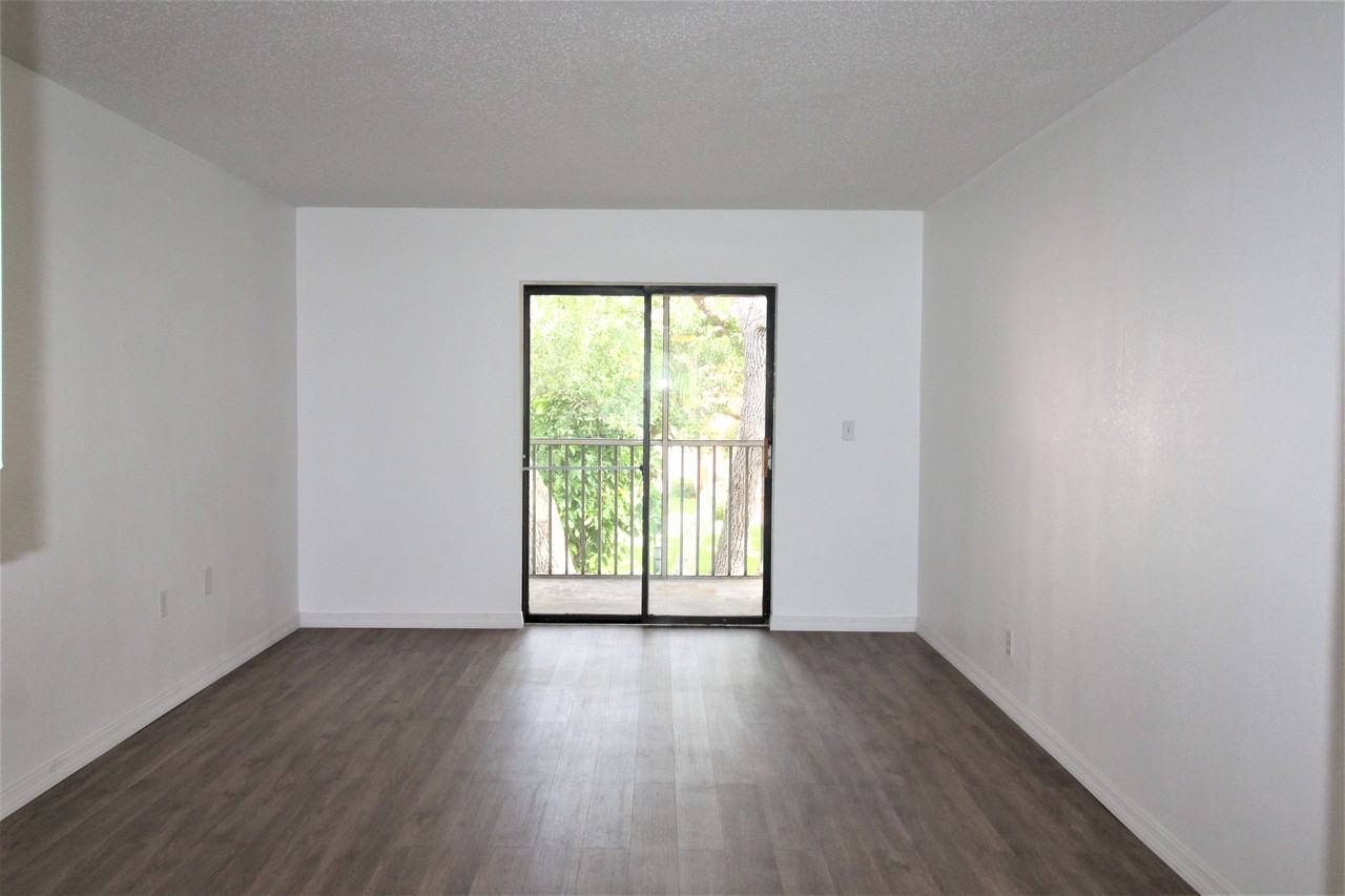 5310 26th St W #1406 - Photo 6 of 17