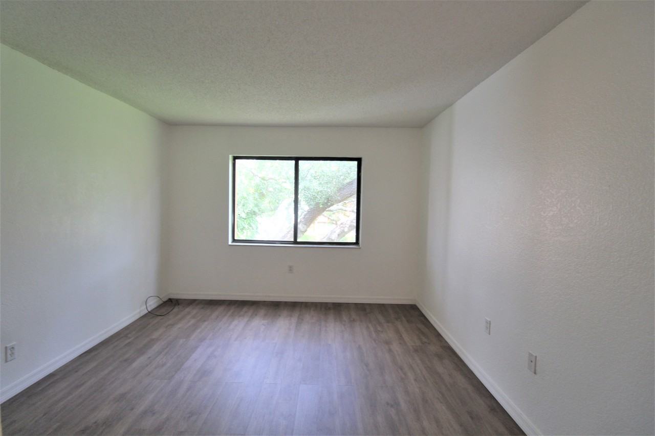 5310 26th St W #1406 - Photo 7 of 17