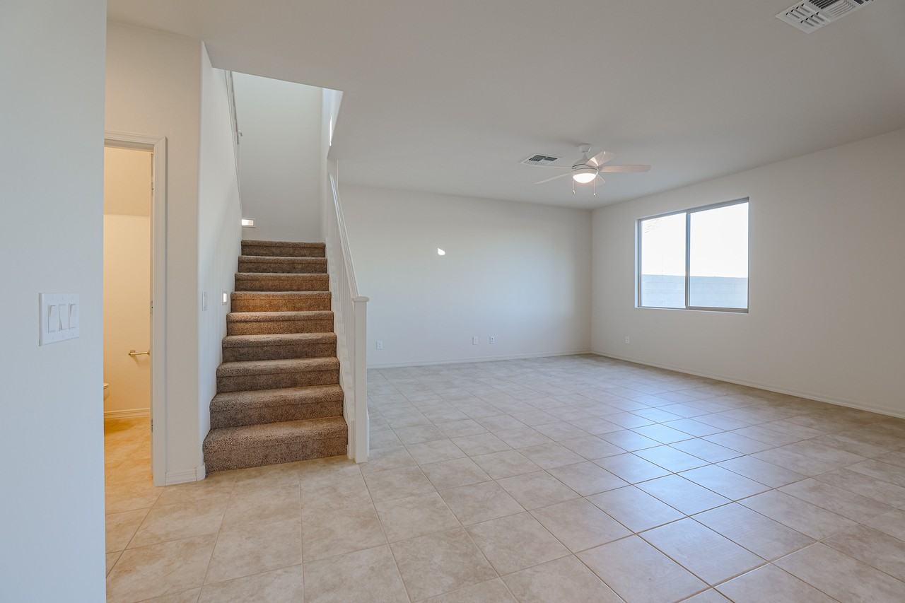 5625 N 87th Dr - Photo 4 of 50