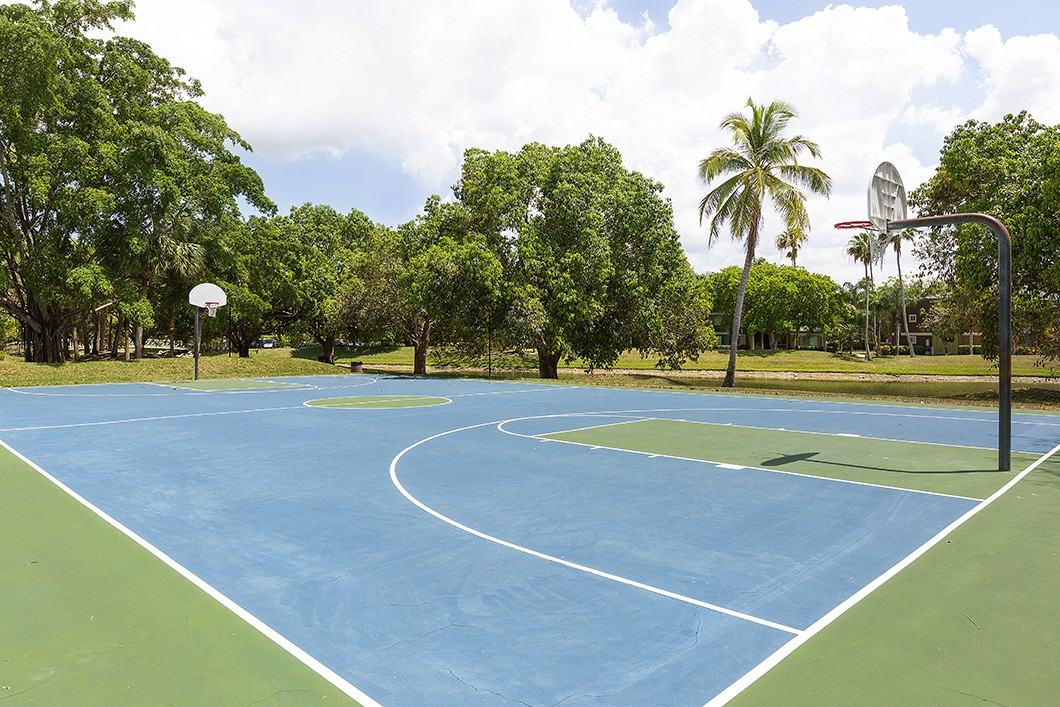 Club Mira Lago - Photo 6 of 42