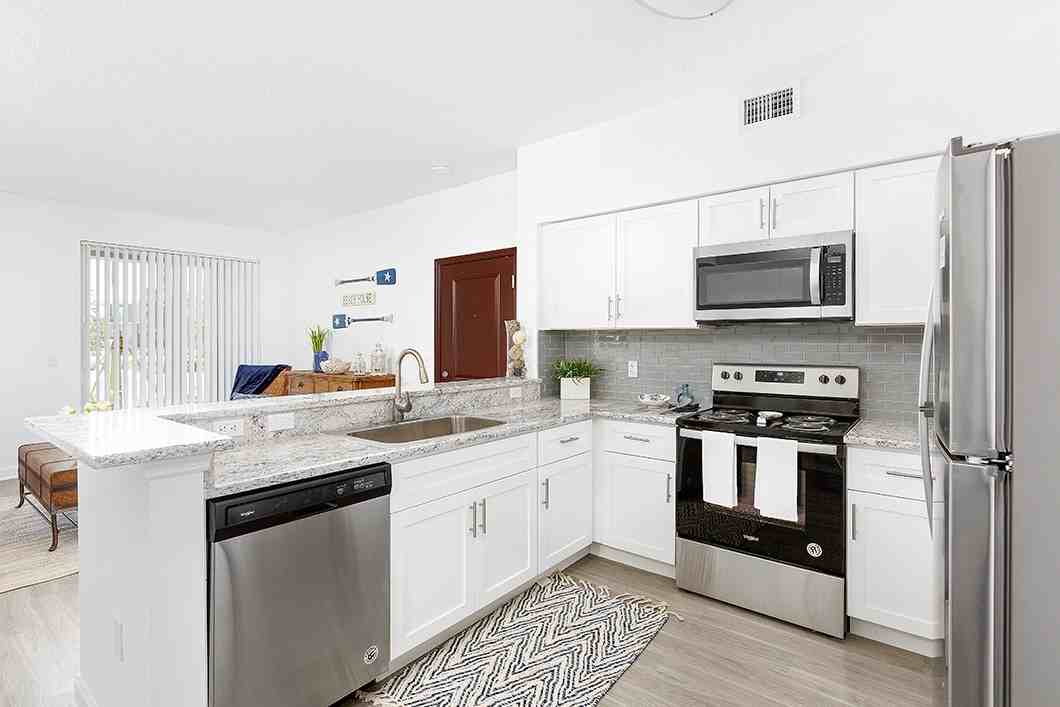 Quantum Lake Villas - Photo 5 of 28