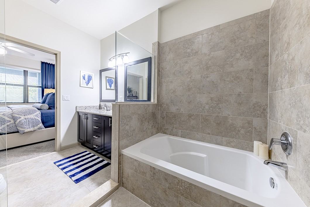 The Hamptons at Palm Beach Gardens - Photo 5 of 39