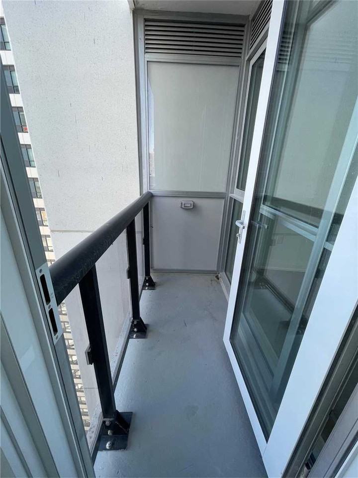 77 Mutual Street #1911