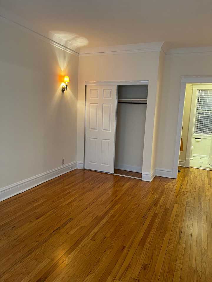 6968 North Sheridan Road - Photo 4 of 13