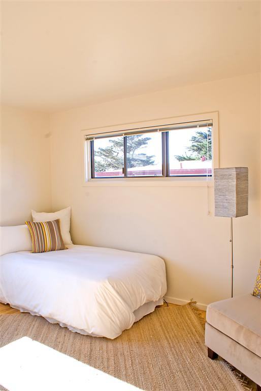 1569 Pershing Drive #G - Photo 5 of 6