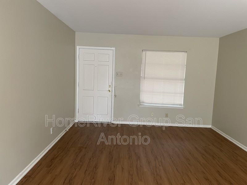 109 Sunnyland Dr - Photo 3 of 12