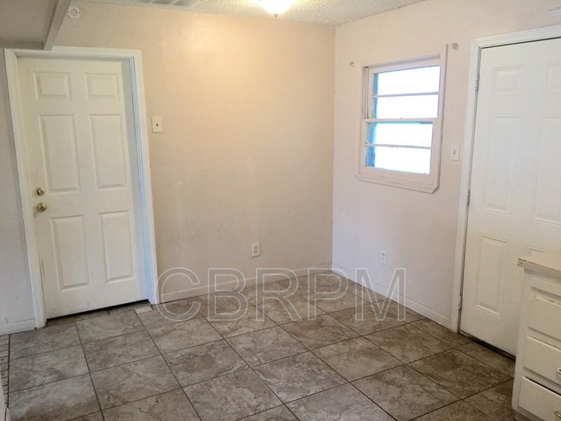 4940 8th Street - Photo 5 of 12