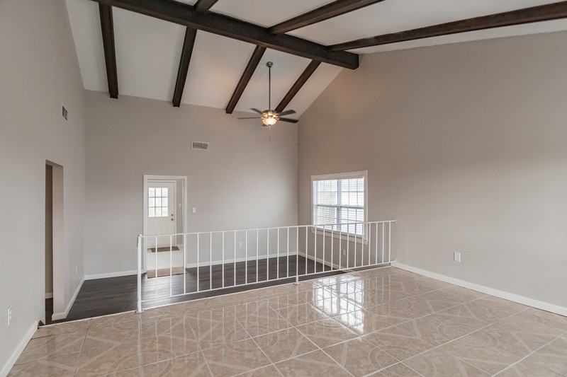 2316 Deerlick Ln - Photo 3 of 29