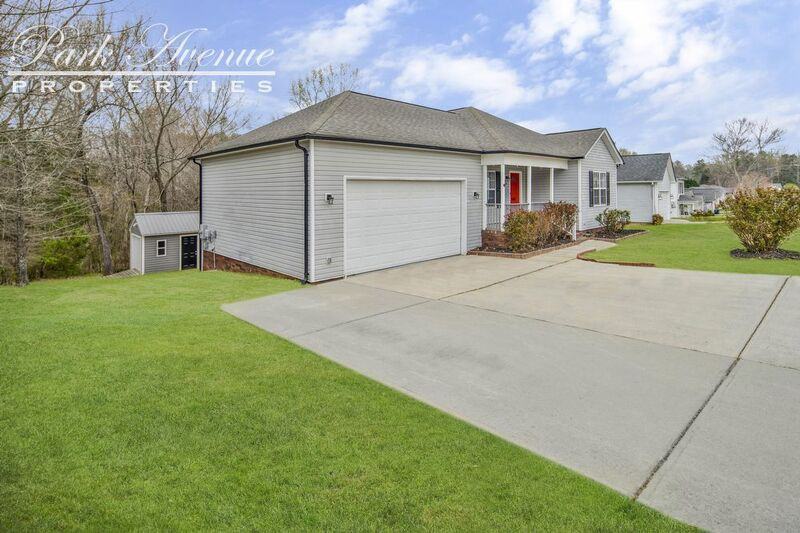 1637 Red Bird Cir - Photo 3 of 26