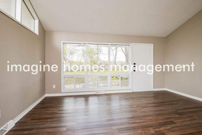 496 Abbyshire Dr - Photo 3 of 13