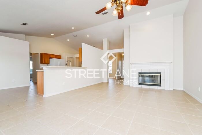 6605 Clair Shore Dr - Photo 3 of 15