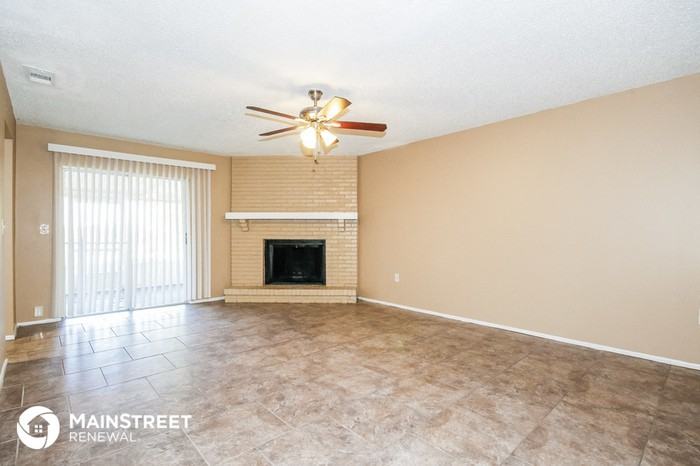 2322 Honey Dr - Photo 3 of 16