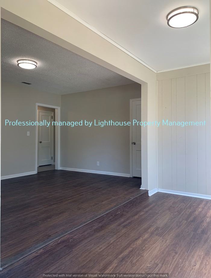 3411 Stanley St - Photo 3 of 21