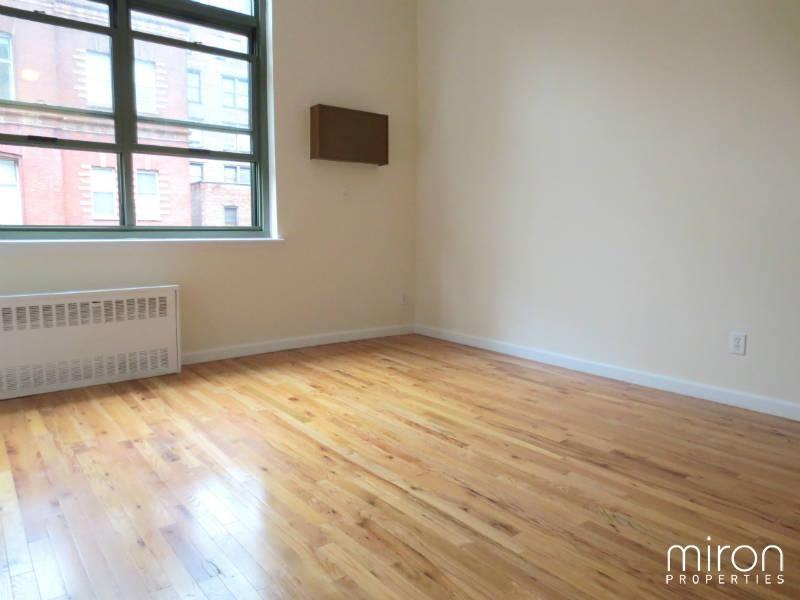 E 24th St #07B