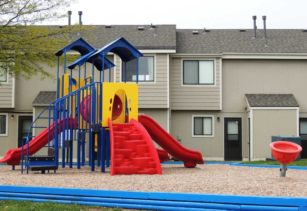 Berkshire Apartments - Photo 7 of 44