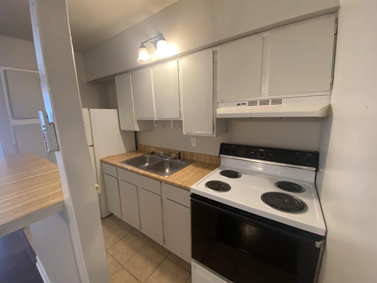 502 W Alabama - 09 #09 - Photo 3 of 17