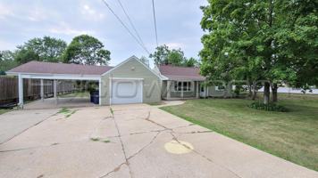 featured image of 3601 Center Point Rd Ne #1