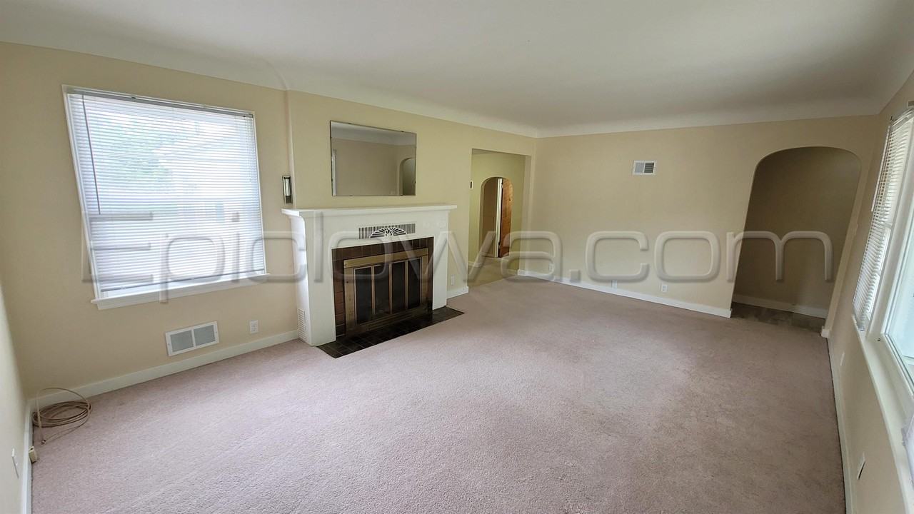 3601 Center Point Rd Ne #1 - Photo 3 of 12