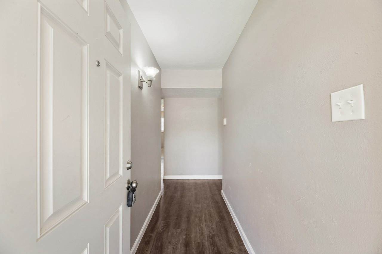 17615 Autumn Hills Dr #1 - Photo 4 of 33