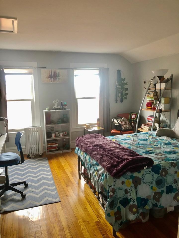 1830 W 17th Street - Coach 2 - Photo 4 of 11