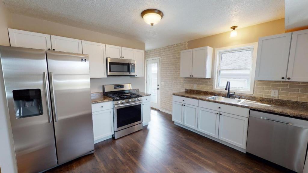 11365 Stinson Ave - Photo 2 of 42