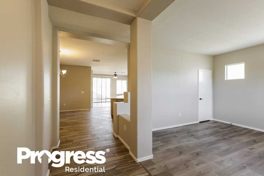 7206 S 42nd Ln - Photo 3 of 21