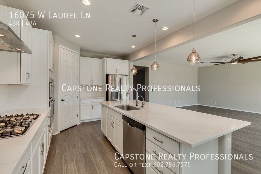 16075 W Laurel Ln - Photo 3 of 49