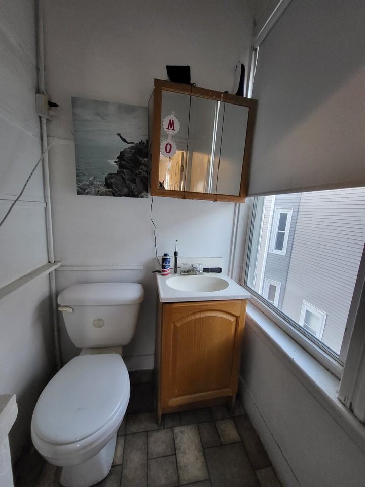 18 Higgins St #2 - Photo 6 of 17