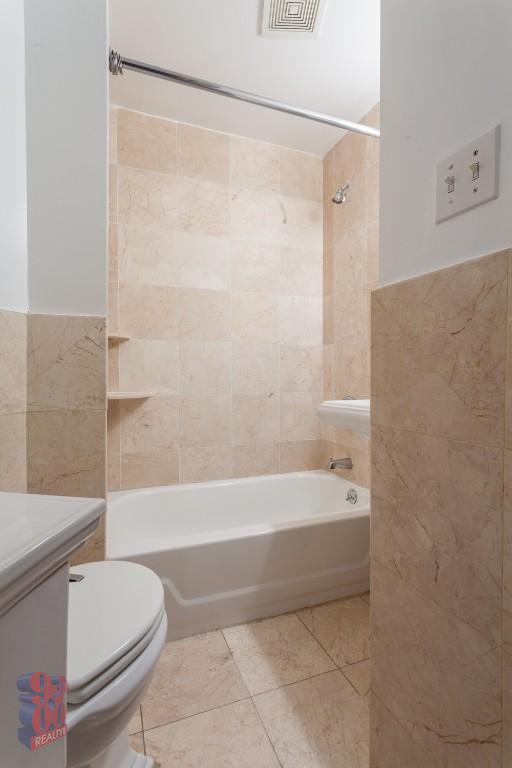 East 13th Street #5D - Photo 3 of 5