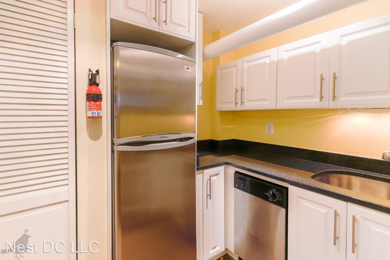 105 6th St Se #B1 - Photo 3 of 30