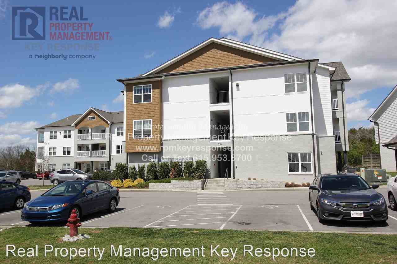 934 Governors Ct #312