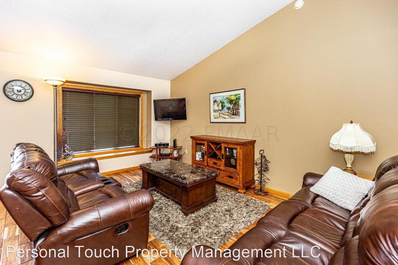 2125 33rd Ave S - Photo 2 of 13