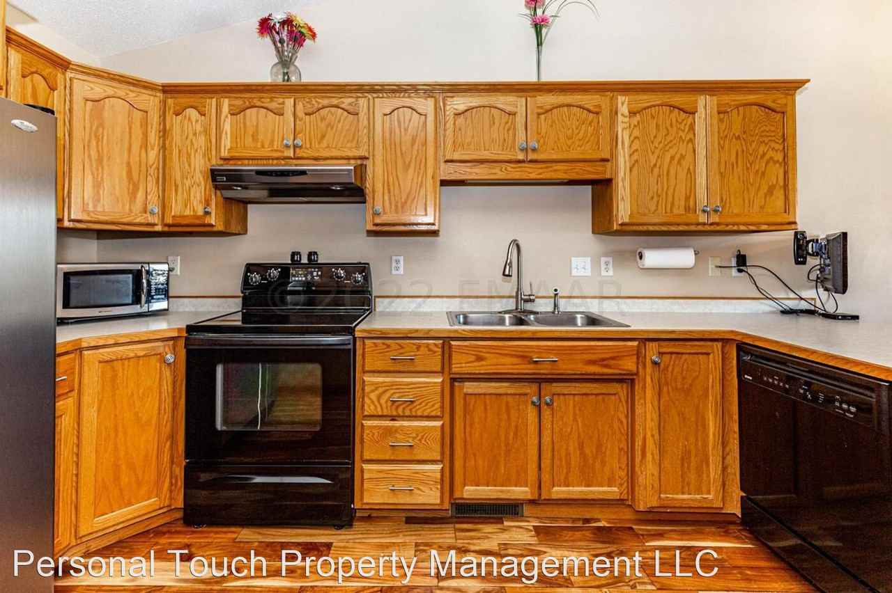 2125 33rd Ave S - Photo 3 of 13