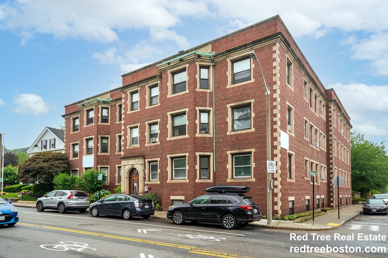 457 Centre St #106 - Photo 3 of 9