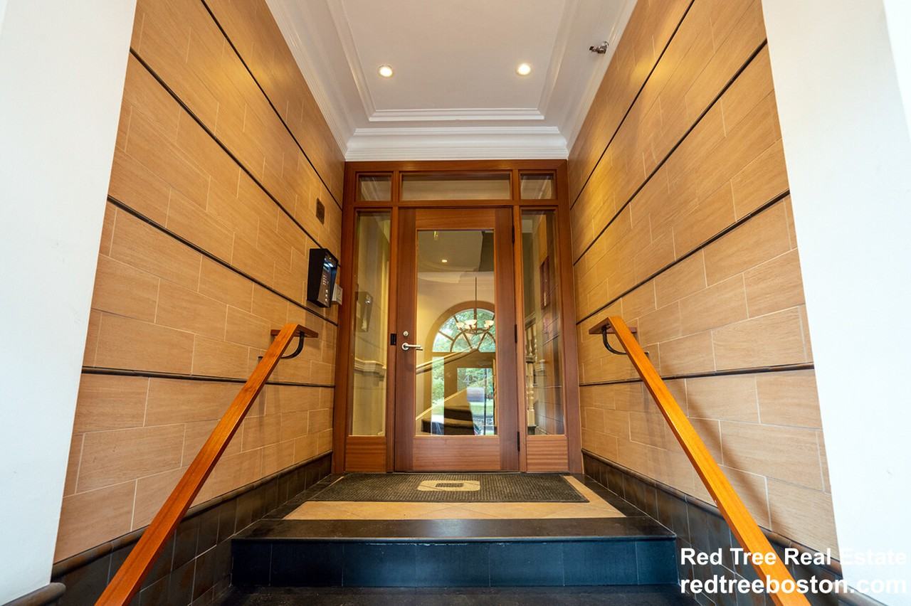 457 Centre St #106 - Photo 4 of 9