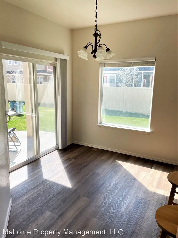 1925 E Wilson Ln - Photo 3 of 7