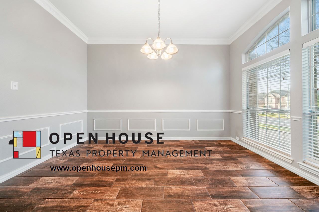 2826 Northwood St - Photo 3 of 19