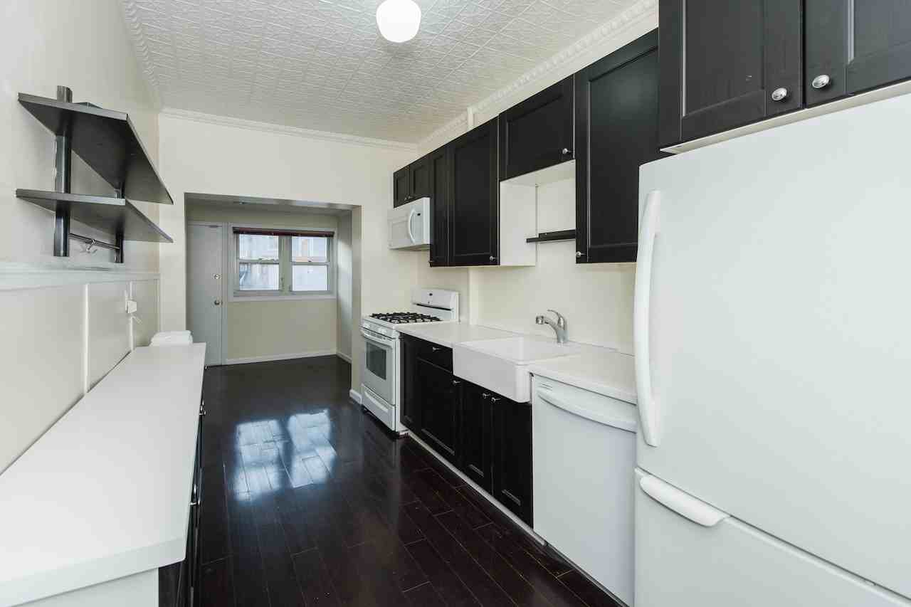 1212 Orren St Ne - Photo 4 of 20