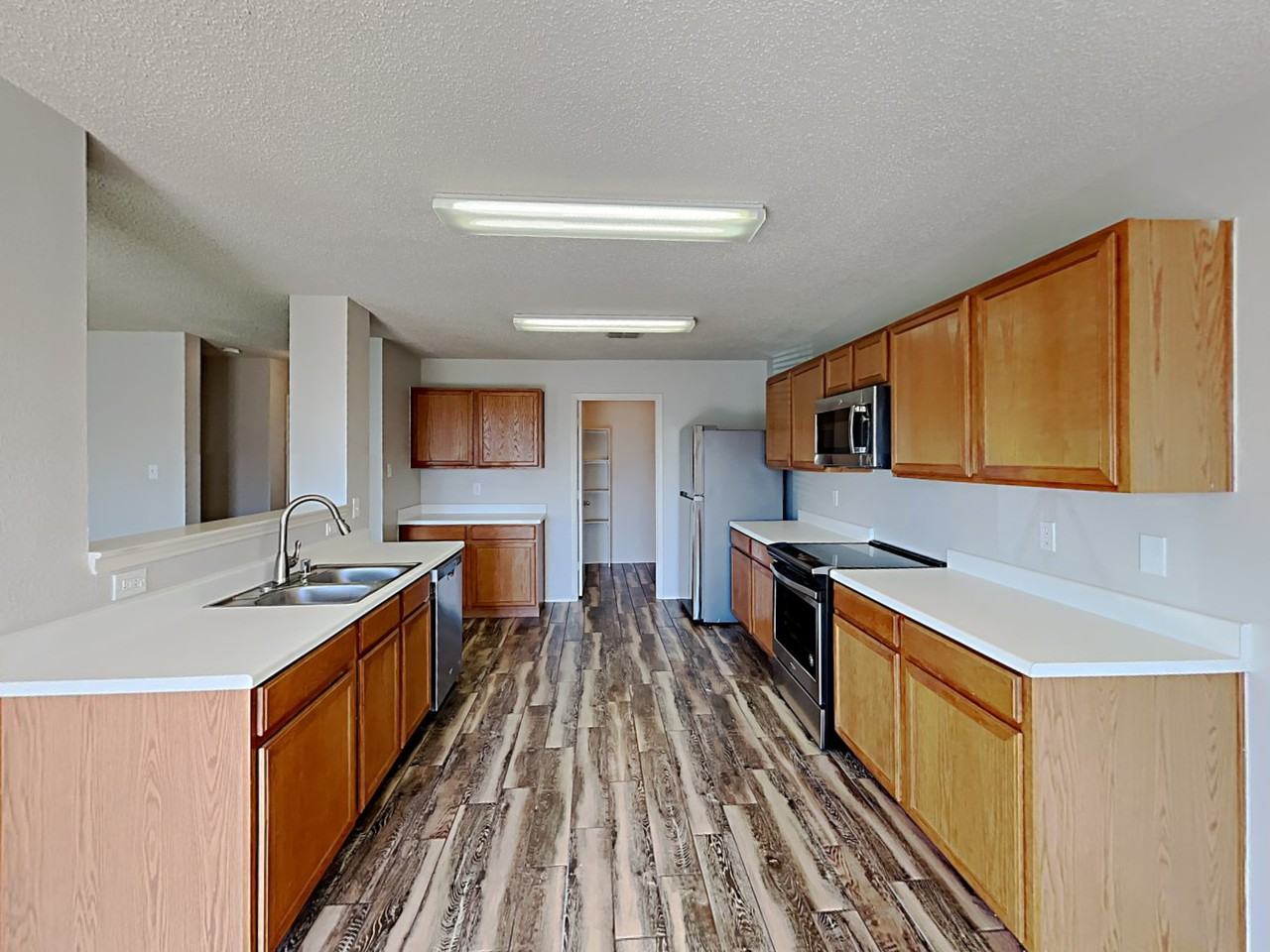2104 Navada Way - Photo 3 of 21