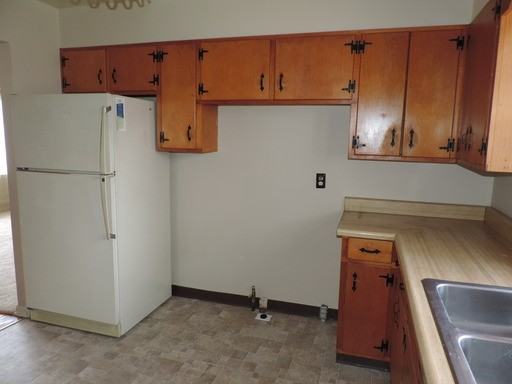 628 Hillcrest Dr - Photo 3 of 14